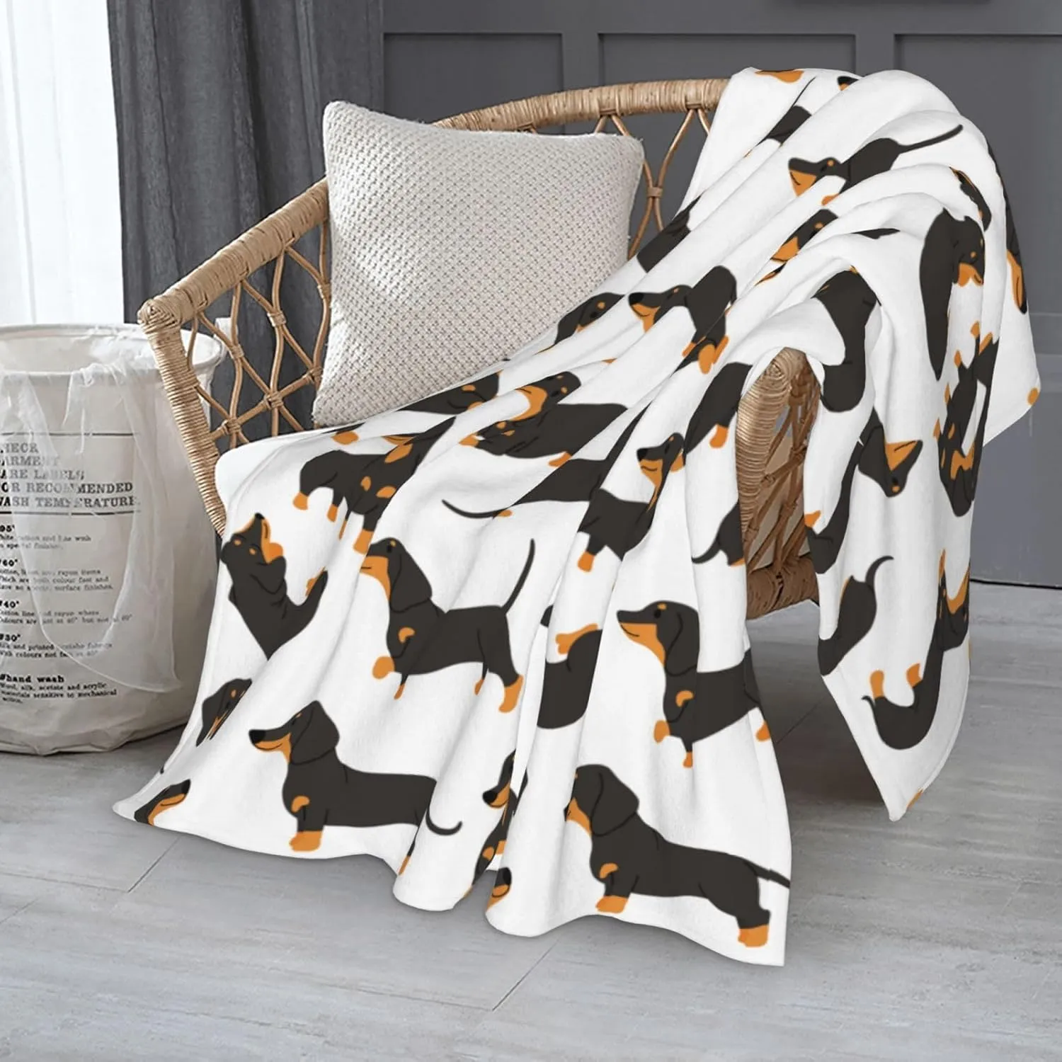 Dachshund Blanket Super Soft Fleece Throw Blanket Warm and Cozy Lightweight Bed Blanket for Couch, Sofa, Camping, and Travel All Season Blankets Gifts 50"x40"