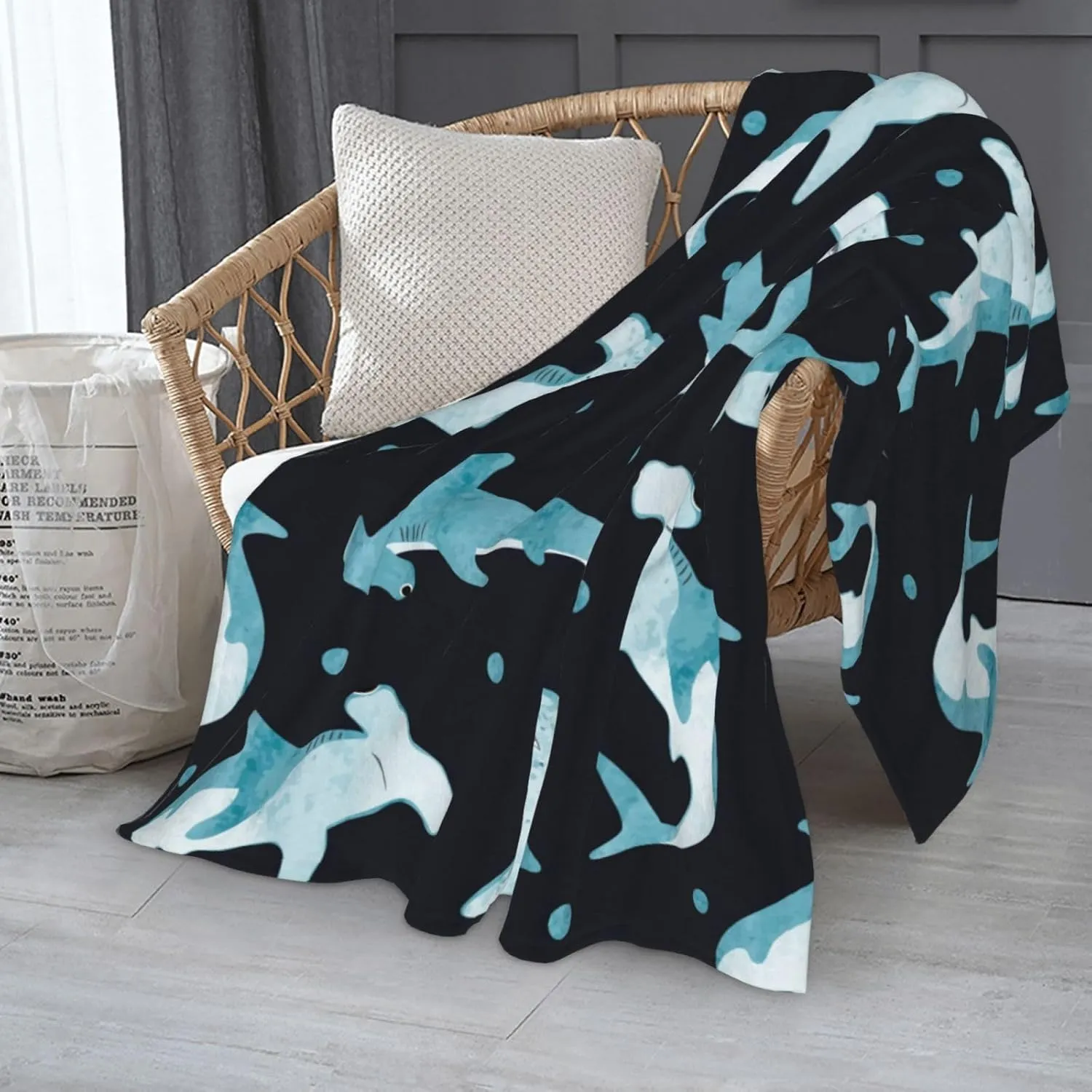 Hammerhead Shark Blanket Super Soft Fleece Throw Blanket Warm and Cozy Lightweight Bed Blanket for Couch, Sofa, Camping, and Travel All Season Blankets Gifts 50"x40"