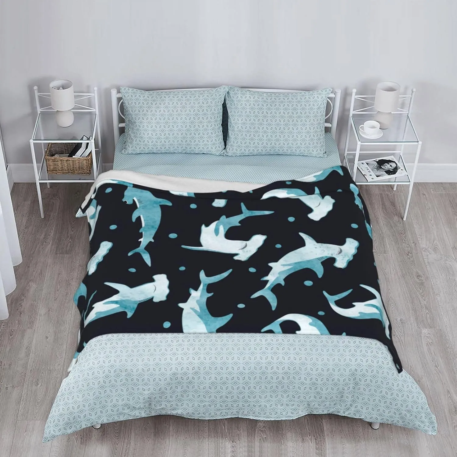 Hammerhead Shark Blanket Super Soft Fleece Throw Blanket Warm and Cozy Lightweight Bed Blanket for Couch, Sofa, Camping, and Travel All Season Blankets Gifts 50"x40"